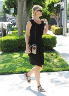 Maria Sharapova feet photo thumbnail