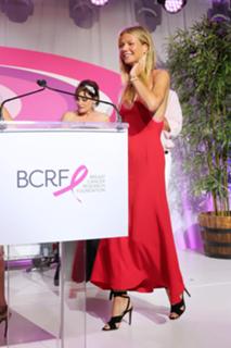 Gwyneth Paltrow feet photo thumbnail
