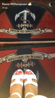 Reese Witherspoon feet photo thumbnail