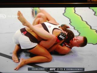 Karolina Kowalkiewicz feet photo thumbnail