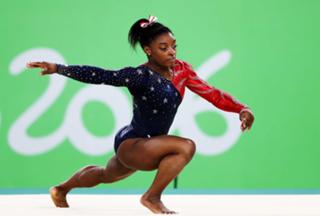 Simone Biles feet photo thumbnail
