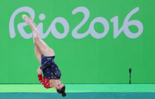 Aly Raisman feet photo thumbnail