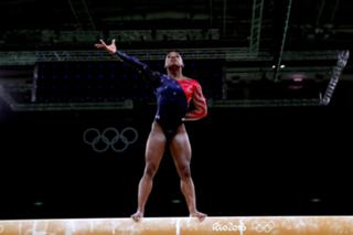 Simone Biles feet photo thumbnail