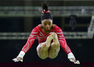 Simone Biles feet photo thumbnail