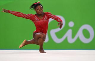 Simone Biles feet photo thumbnail
