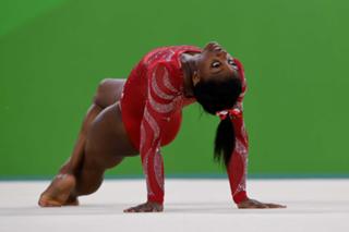 Simone Biles feet photo thumbnail