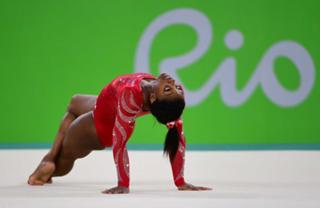 Simone Biles feet photo thumbnail