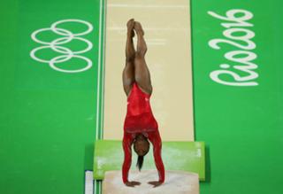 Simone Biles feet photo thumbnail