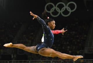 Simone Biles feet photo thumbnail
