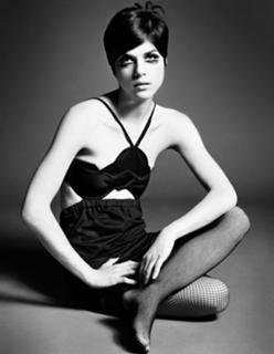 Selma Blair feet photo thumbnail