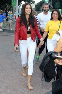 Adriana Lima feet photo thumbnail