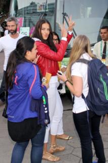 Adriana Lima feet photo thumbnail