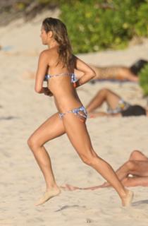Heidi Klum feet photo thumbnail