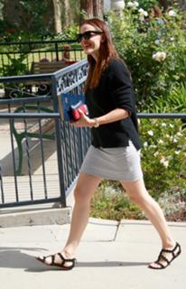 Jennifer Garner feet photo thumbnail