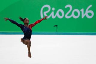 Simone Biles feet photo thumbnail