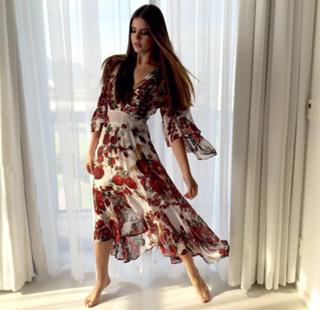 Camila Queiroz feet photo thumbnail