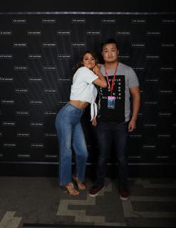 Selena Gomez feet photo thumbnail
