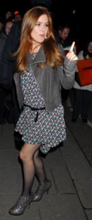 Isla Fisher feet photo thumbnail