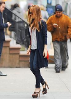 Isla Fisher feet photo thumbnail