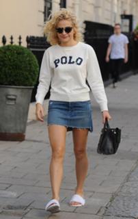 Pixie Lott feet photo thumbnail