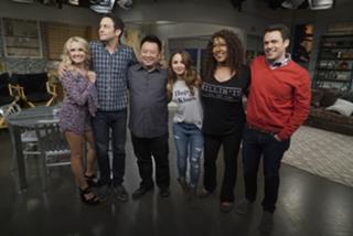 Emily Osment feet photo thumbnail