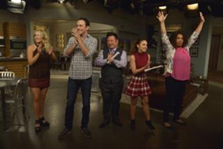 Emily Osment feet photo thumbnail