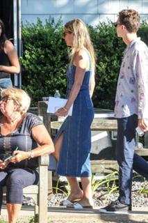 Gwyneth Paltrow feet photo thumbnail