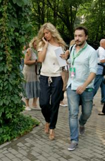 Vera Brezhneva feet photo thumbnail