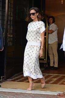 Victoria Beckham feet photo thumbnail