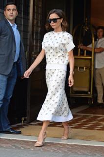 Victoria Beckham feet photo thumbnail