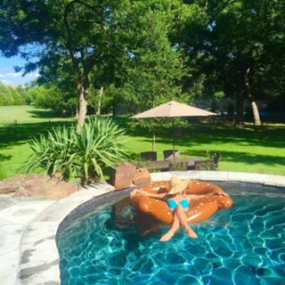 Nastia Liukin feet photo thumbnail