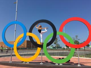Nastia Liukin feet photo thumbnail