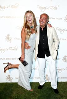 Nina Agdal feet photo thumbnail