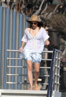 Jessica Biel feet photo thumbnail