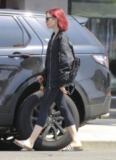 Lily Collins feet photo thumbnail