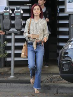 Lily Collins feet photo thumbnail