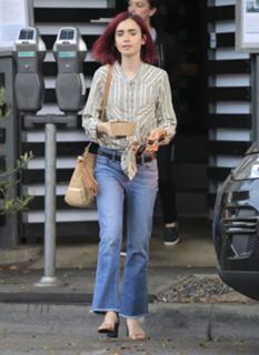 Lily Collins feet photo thumbnail