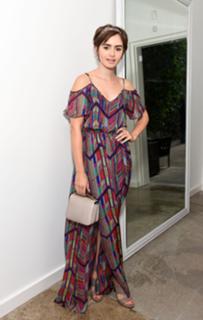 Lily Collins feet photo thumbnail