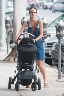 Jordana Brewster feet photo thumbnail