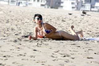 Bai Ling feet photo thumbnail