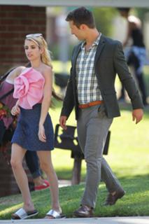 Emma Roberts feet photo thumbnail