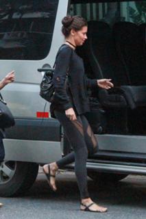 Adriana Lima feet photo thumbnail
