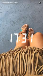 Athina Oikonomakou feet photo thumbnail