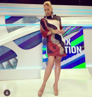 Adriane Galisteu feet photo thumbnail