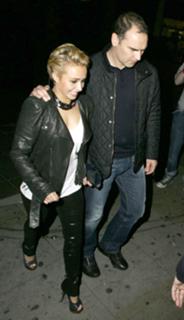 Hayden Panettiere feet photo thumbnail