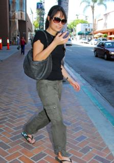 Jordana Brewster feet photo thumbnail