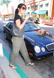 Jordana Brewster feet photo thumbnail