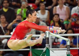 Aly Raisman feet photo thumbnail
