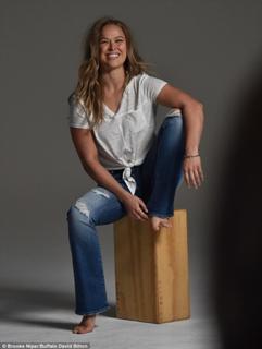 Ronda Rousey feet photo thumbnail
