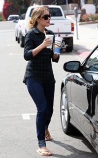 Lauren Conrad feet photo thumbnail